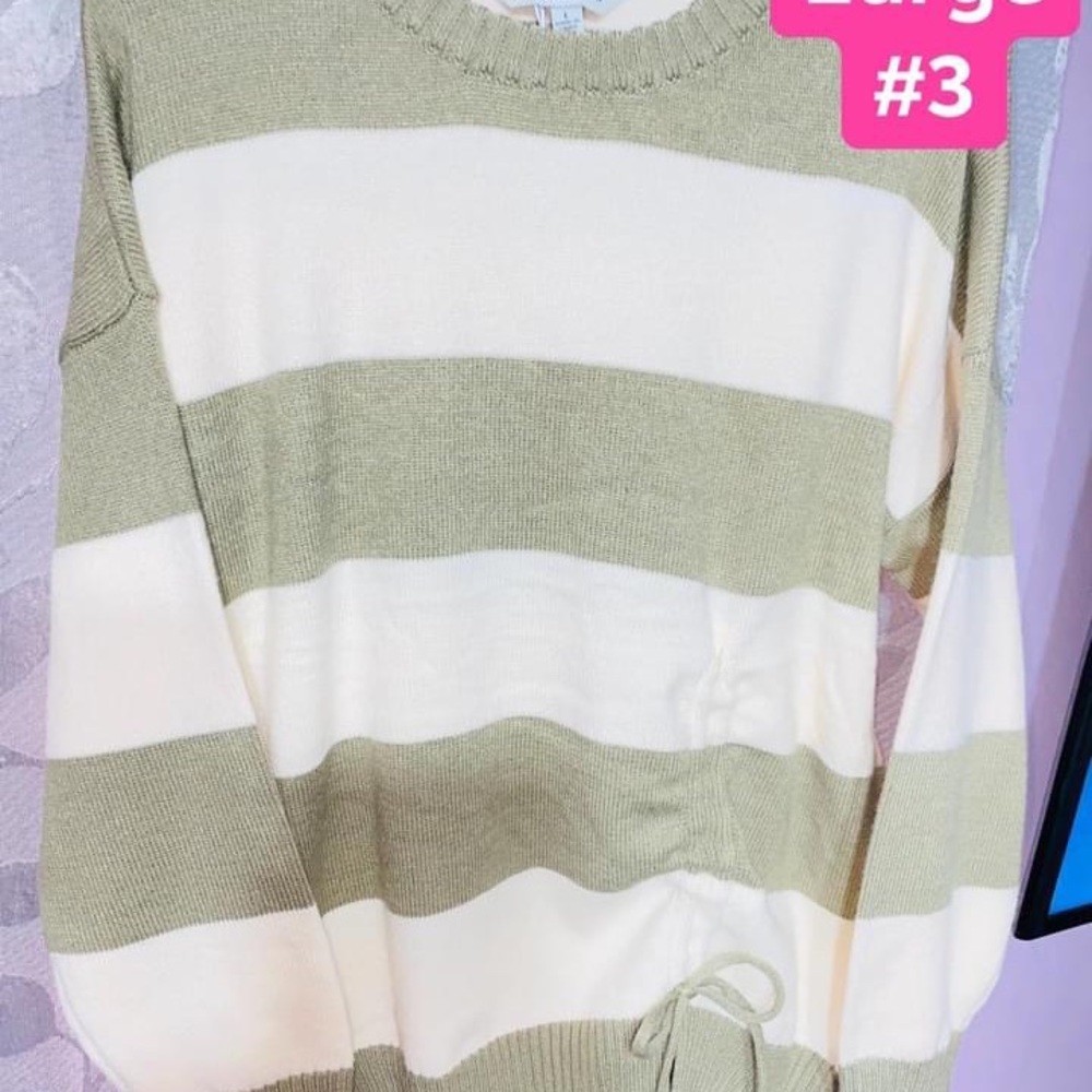 Assorted Tops - Picture 3 of 7